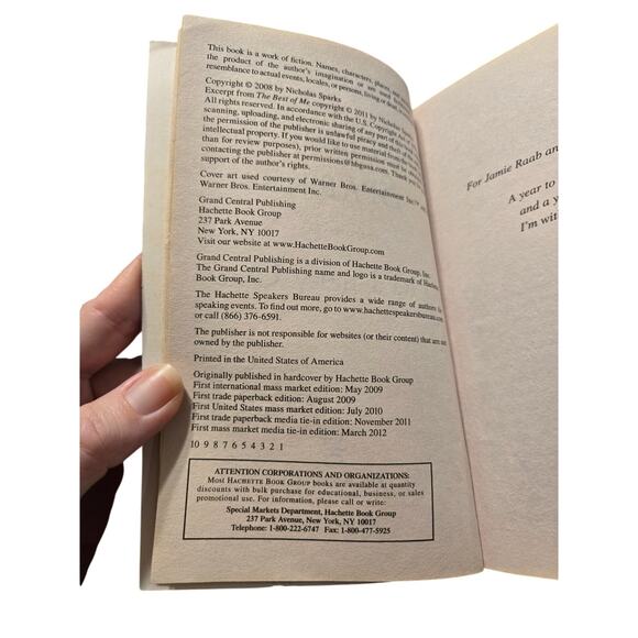 Nicholas Sparks THE LUCKY ONE Romance Movie Tie-In Grand Central 9781455508976 - Picture 4 of 7